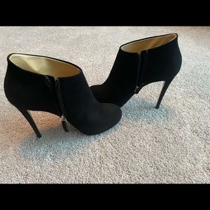 Giuseppe Zanoni ankle boots never worn